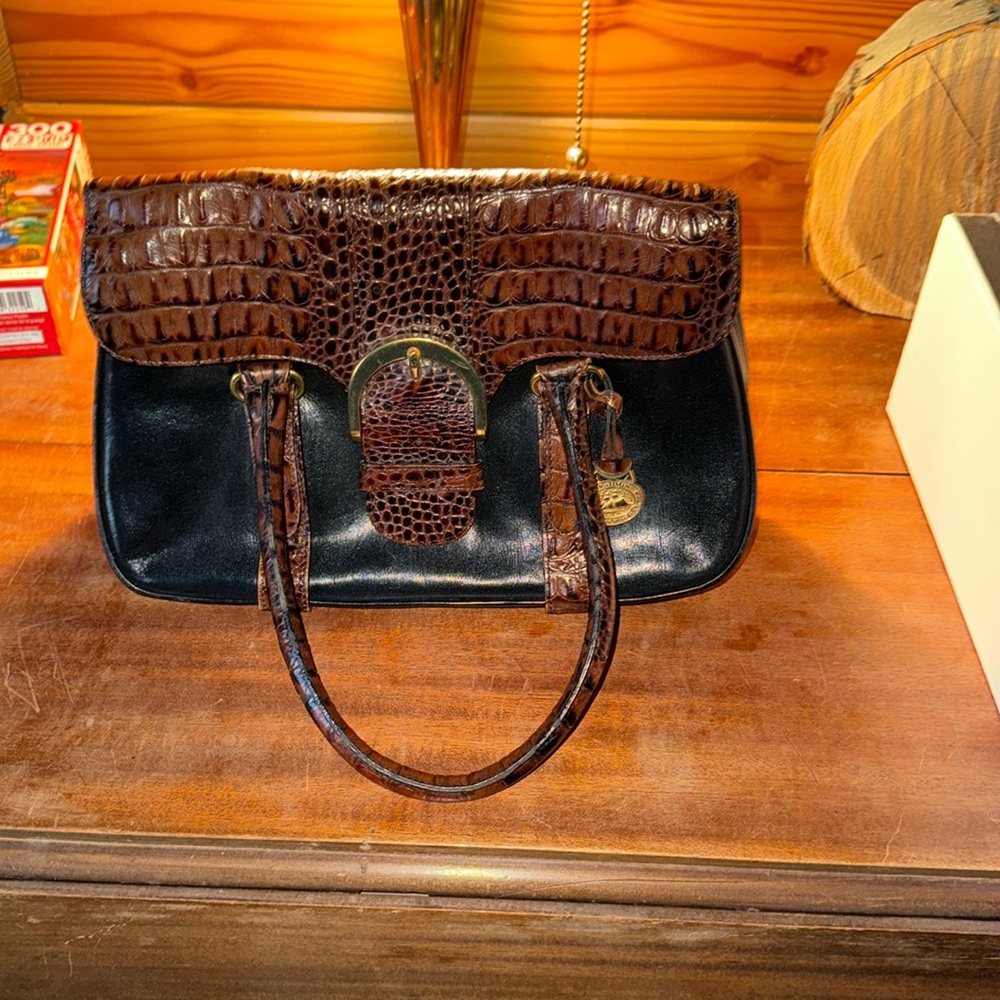 Brown Brahmin purse great shape. Lots of room